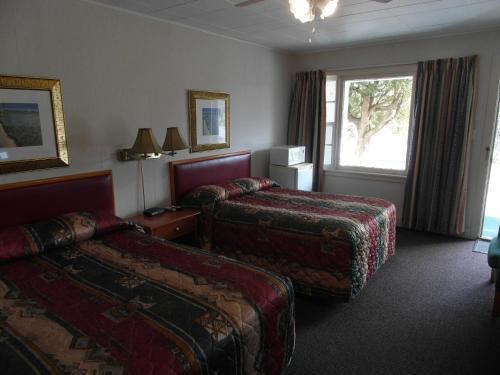The Lionstone Inn Motel And Cottages