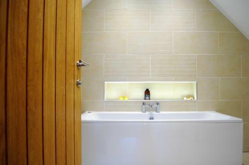 Bluebell Cottage With Hot Tub