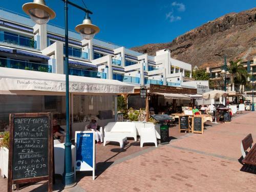 Beachfront Apartment Mog�n Mb