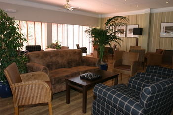 Crerar Eight Acres Hotel