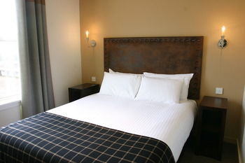 Crerar Eight Acres Hotel