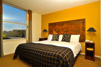 Crerar Eight Acres Hotel