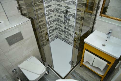 Yade Hotel