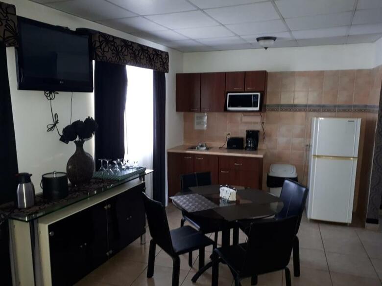 Hotel California Panama