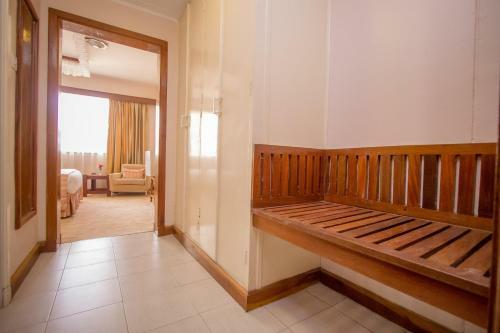 Sirikwa Hotel