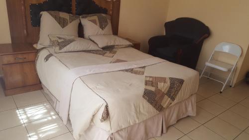 Hostal The Crown Inn Guest House