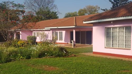 Hostal The Crown Inn Guest House