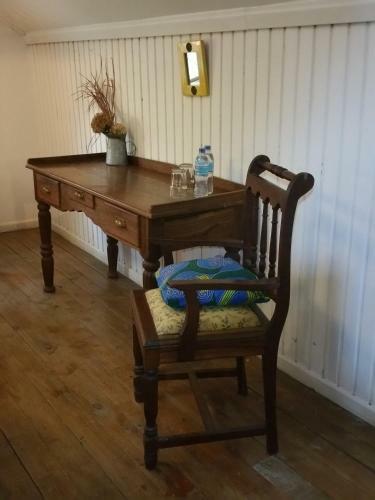 Bed & Breakfast Blues & Chutney Country