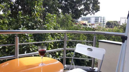 Apartamento Balkony 407 - Tr�s Quartos Perto Unb