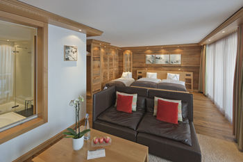 Schoenegg Swiss Q Chalet Hotel