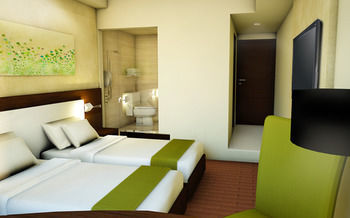 Hotel Grand Whiz Poins Square Jakarta