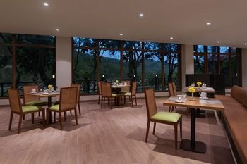 Hotel The Gateway Resort Corbett National Park