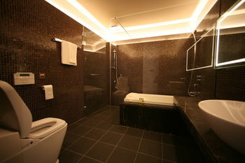 Bonum 1957 Hanok Stay And Hotel