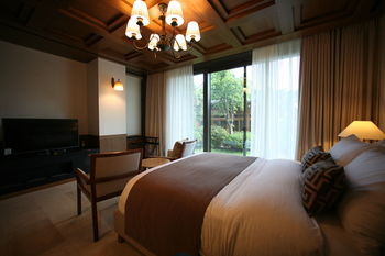 Bonum 1957 Hanok Stay And Hotel