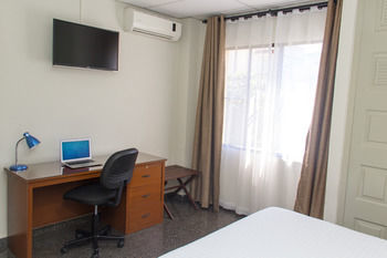 Hotel Maria Jose Suites