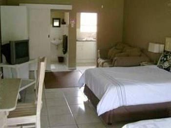 Apartamento At Eezzze Riversway Self Catering