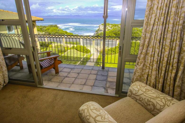 Hotel On The Cliff Guest House
