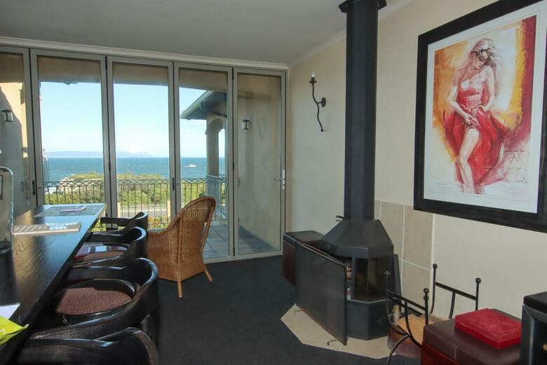 Hotel On The Cliff Guest House