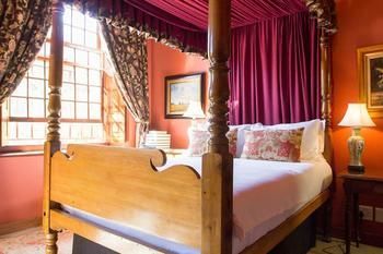 Dutch Manor Antique Hotel