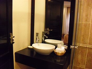 Bed & Breakfast Zawadi House