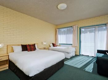 Motel Ibis Styles Sale