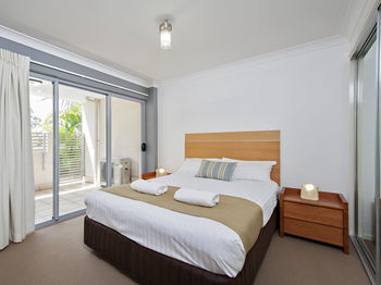 Shoal Bay Beachclub Apartments