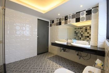 Hotel Ease Bed And Breakfast