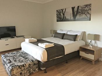 Adelaide Dresscircle Apartments - Specialty Accommodation