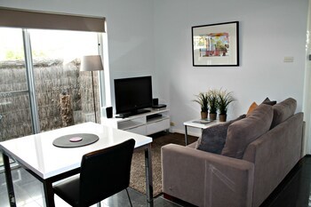 Adelaide Dresscircle Apartments - Specialty Accommodation