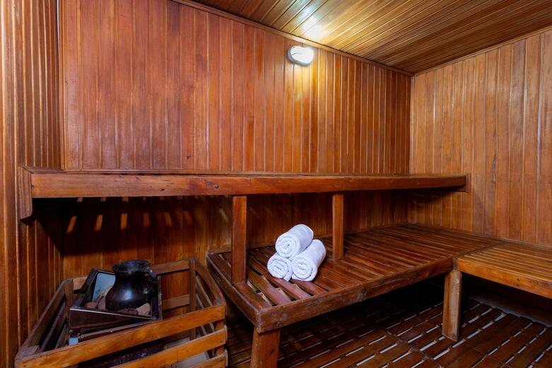 Madisson Inn Hotel & Luxury Suites