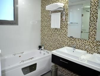 Ramada Hotel And Suites Amwaj Islands Manama