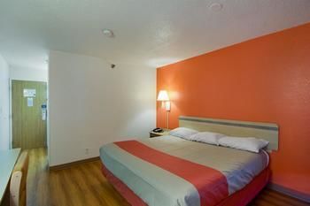 Motel 6 Waukegan Il