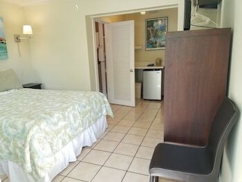 Hotel Alexander Palms Court
