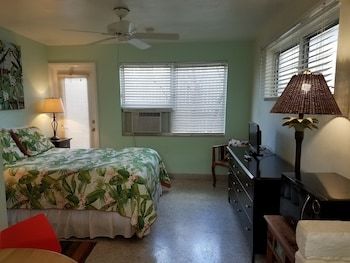 Hotel Alexander Palms Court