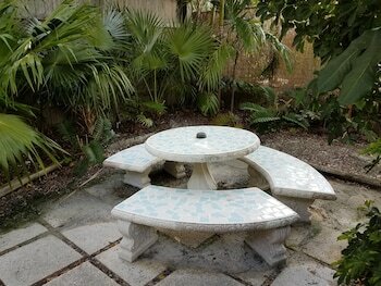Hotel Alexander Palms Court