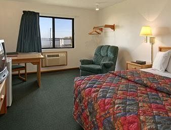 Motel Super 8 Kingdom City