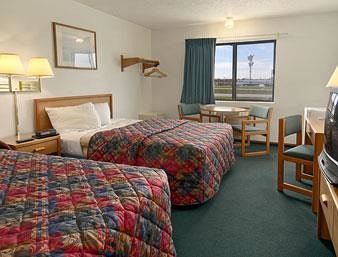 Motel Super 8 Kingdom City