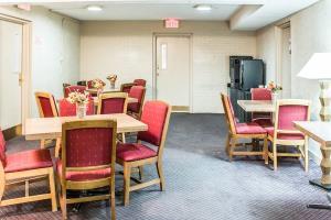 Hotel Econo Lodge & Suites