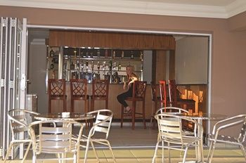 Hotel Lakeview Guest House & Conference Centre