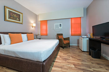 Court Meridian Hotel And Suites