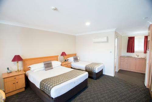 Best Western Plus All Settlers Motor Inn