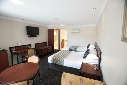 Best Western Plus All Settlers Motor Inn