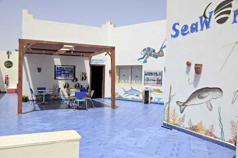 Hotel The Three Corners Sea Beach Resort