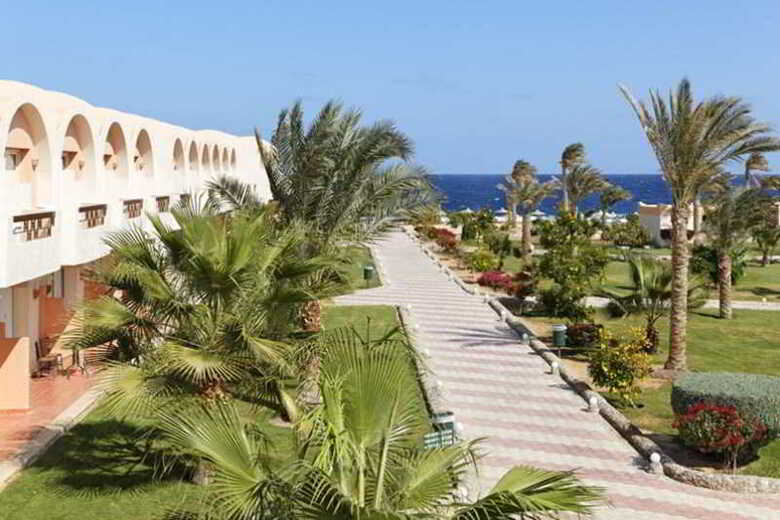 Hotel The Three Corners Sea Beach Resort