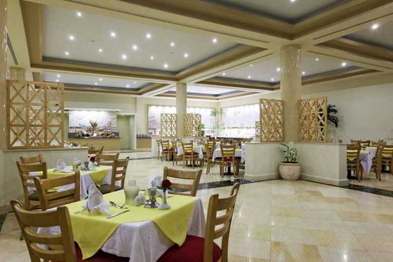 Hotel The Three Corners Sea Beach Resort