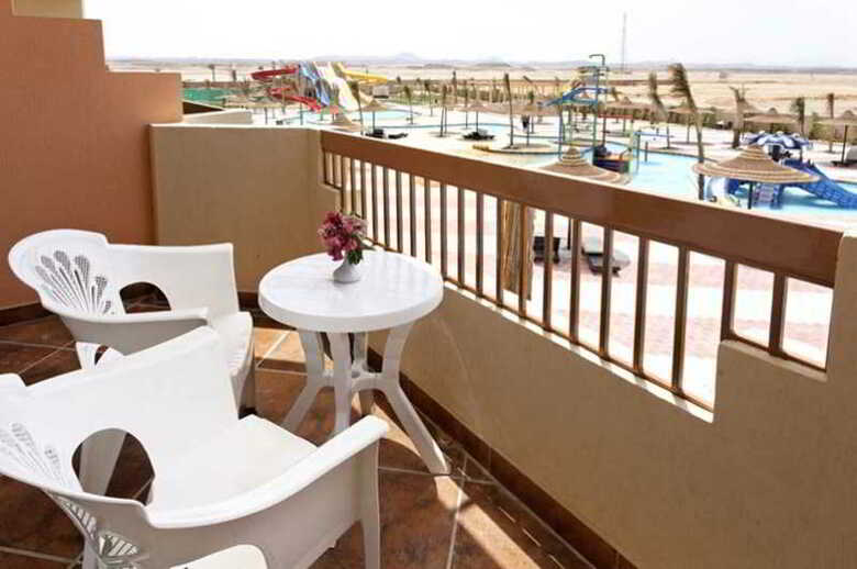 Hotel The Three Corners Sea Beach Resort