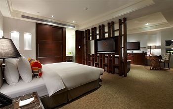 S Aura Hotel