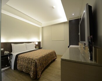 Royal Garden Hotel