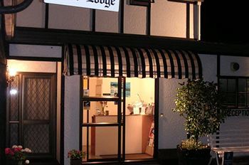 Tudor Lodge Motel