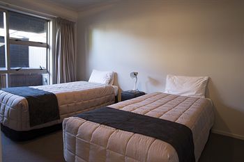 Motel Executive On Fenton